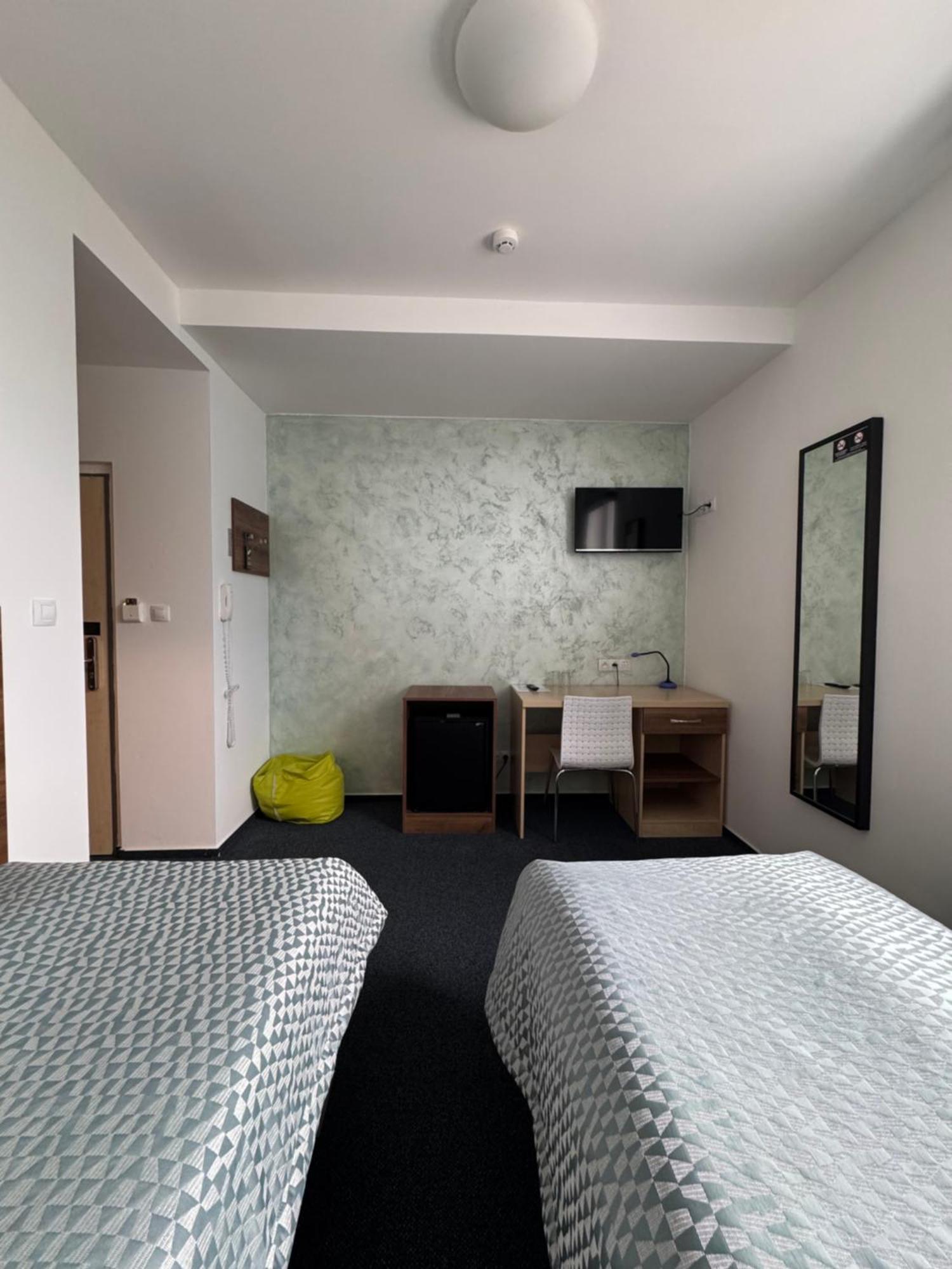 Sport Hotel Sletiste Kladno Exterior photo
