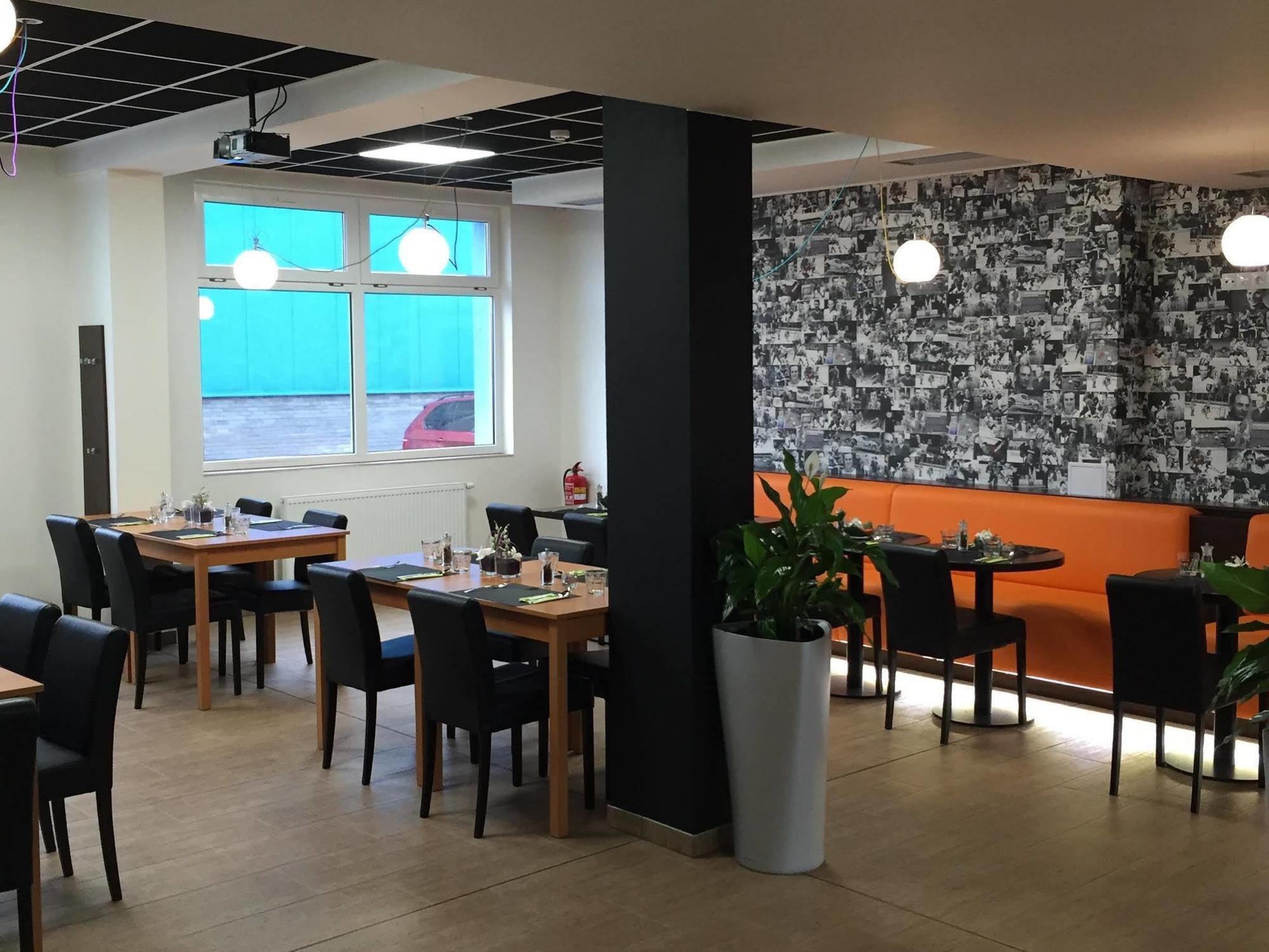 Sport Hotel Sletiste Kladno Exterior photo